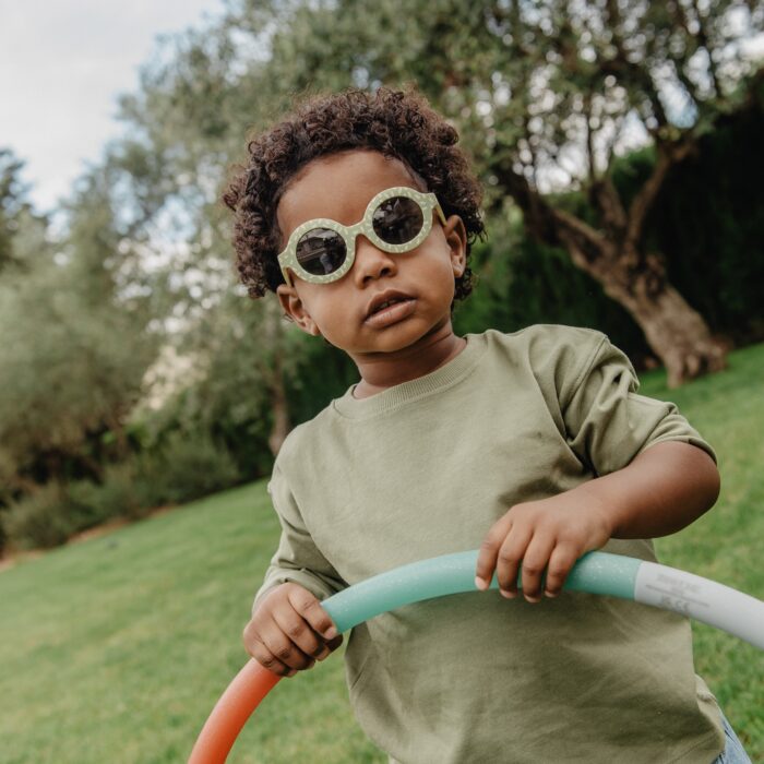Gafas de sol bebé 24-36 meses Suavinex Studio Collection lifestyle 2